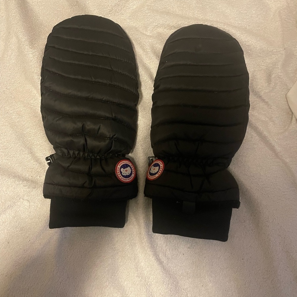 Black Canada goose Mittens